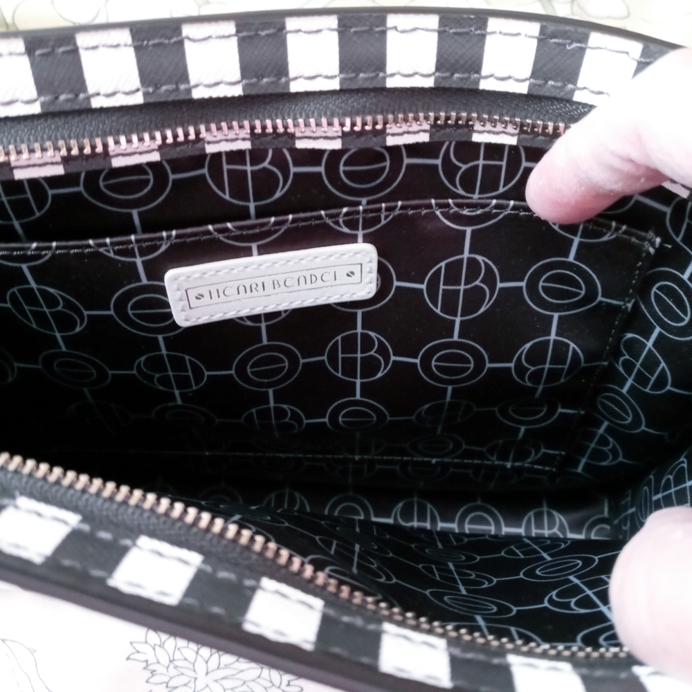 ⭐❤️Henri Bendel GORGEOUS and STUNNING Floral Bag or cosmetic pouch ❤️⭐Fl… - Picture 11 of 16